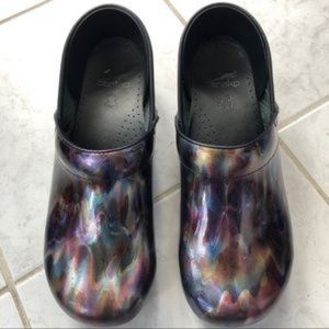 Dansko Watercolor Ripple Clogs size 11 US/41 EU